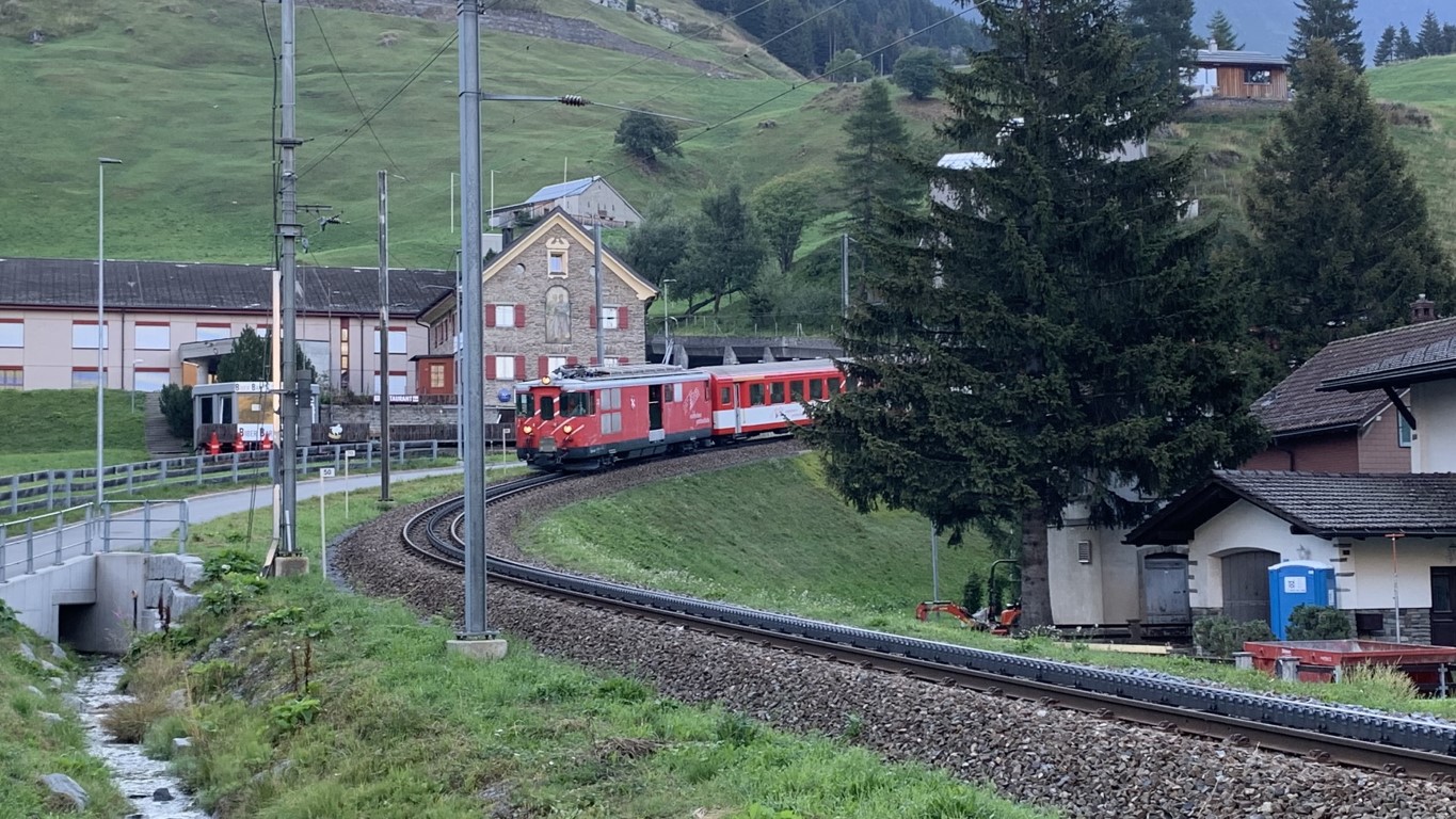 Matterhorn Gotthard Bahn von Disentis ...