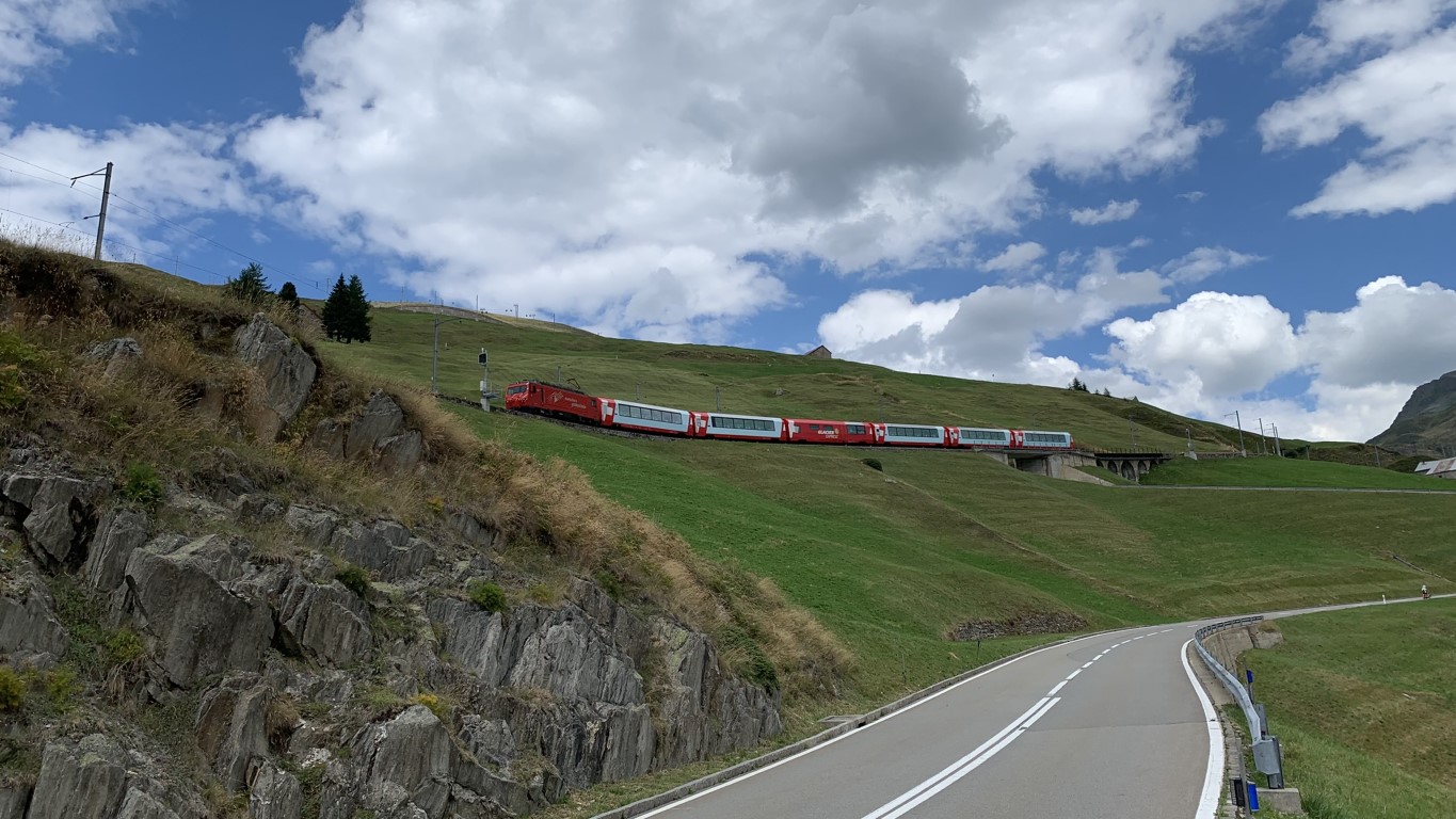 Matterhorn Gotthard Bahn unterhalb Bahnhof Nätschen